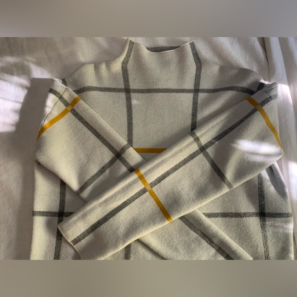 Sweater 🍁 - Picture 3 of 3